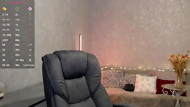 Snapshot of Naughty__Megan chatting on February 28, 2026, 4:02 am Naughty Megan online show from February 28, 2026, 4:02 am