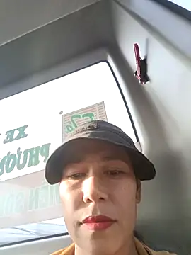 Snapshot of 2HotAsain4u chatting on February 4, 2026, 12:49 am 2HotAsain4u online show from February 4, 2026, 12:49 am