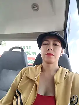 Snapshot of 2HotAsain4u chatting on February 5, 2026, 1:43 am 2HotAsain4u online show from February 5, 2026, 1:43 am