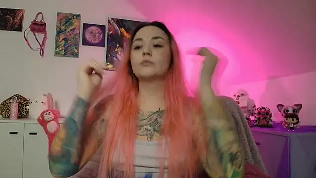 PinkHurricaneOfficial online show from November 4, 2025, 7:35 pm