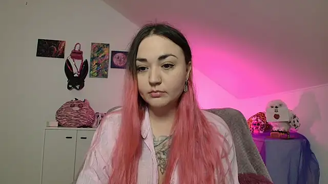 PinkHurricaneOfficial online show from January 12, 2026, 11:32 pm