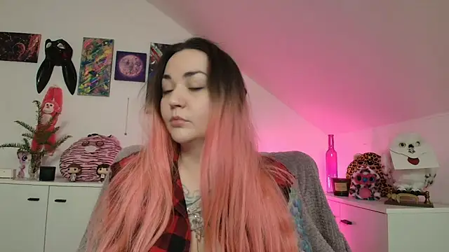 PinkHurricaneOfficial online show from April 11, 2026, 9:02 am