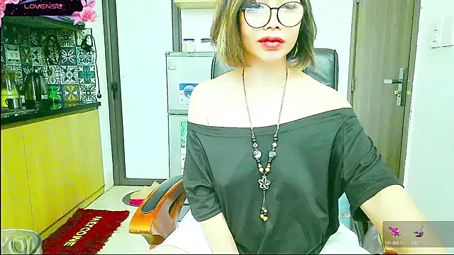 Miu-Le online show from October 7, 2025, 10:18 pm