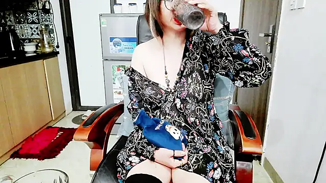 Miu-Le online show from December 13, 2025, 8:47 pm