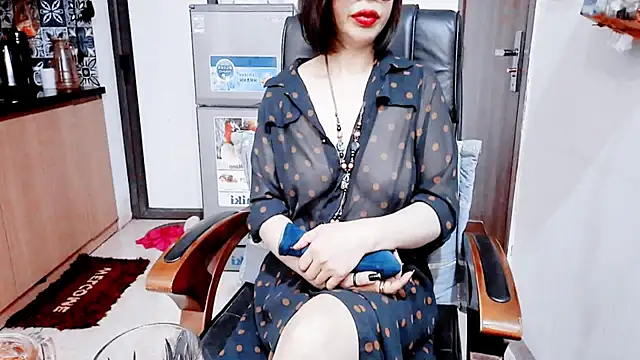 Snapshot of Miu-Le chatting on February 8, 2026, 7:06 pm Miu-Le online show from February 8, 2026, 7:06 pm