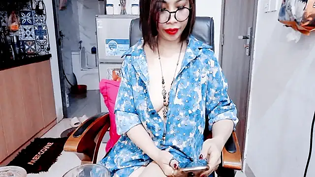 Snapshot of Miu-Le chatting on March 1, 2026, 7:05 pm Miu-Le online show from March 1, 2026, 7:05 pm