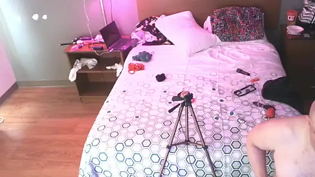 Snapshot of DreamCadian chatting on March 22, 2025, 10:48 pm DreamCadian online show from March 22, 2025, 10:48 pm