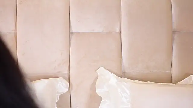 KiraKayleigh1 online show from October 5, 2025, 11:13 pm