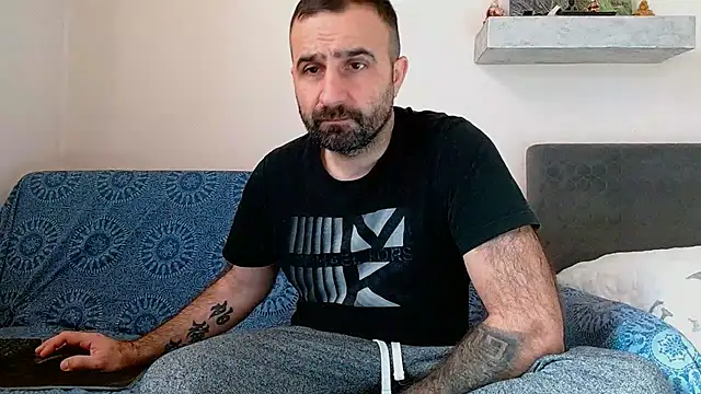 Snapshot of ivat80 chatting on January 18, 2026, 7:23 am ivat80 online show from January 18, 2026, 7:23 am