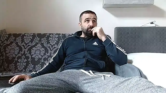 Snapshot of ivat80 chatting on February 13, 2026, 7:15 am ivat80 online show from February 13, 2026, 7:15 am