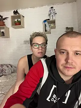 MrMrsRight online show from November 26, 2025, 8:26 am