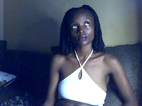 petite clara24 online show from November 11, 2025, 11:05 pm