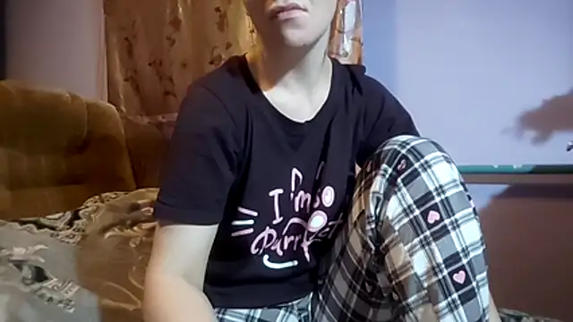  Kitti  online show from December 3, 2025, 6:32 am