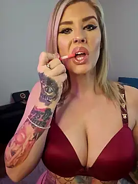 Snapshot of ellieconradxo chatting on January 27, 2025, 5:48 pm ellieconradxo online show from January 27, 2025, 5:48 pm