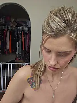 Snapshot of ellieconradxo chatting on May 14, 2026, 3:08 pm ellieconradxo online show from May 14, 2026, 3:08 pm