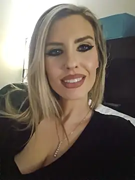 Snapshot of ellieconradxo chatting on May 16, 2026, 3:03 am ellieconradxo online show from May 16, 2026, 3:03 am