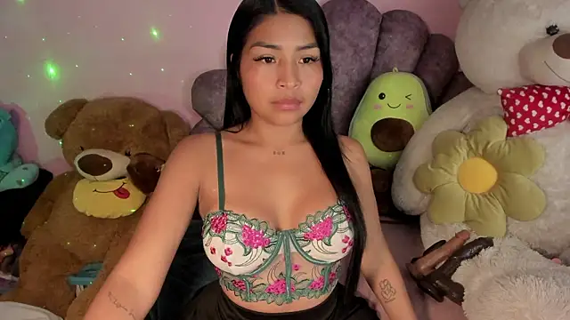 Snapshot of Pocahontascute_33 chatting on February 7, 2026, 12:47 am Pocahontascute 33 online show from February 7, 2026, 12:47 am