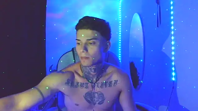 Snapshot of Skartoliver chatting on October 9, 2025, 3:59 am Skartoliver online show from October 9, 2025, 3:59 am