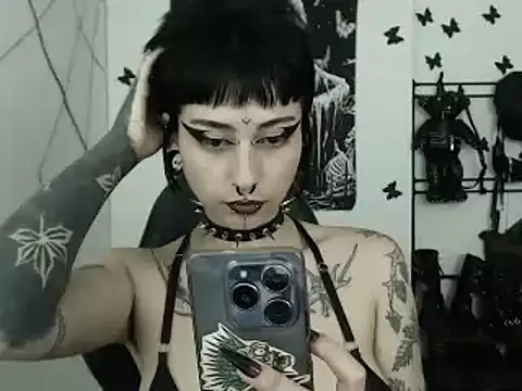 Snapshot of n0sferatus__ chatting on September 24, 2025, 2:37 am n0sferatus   online show from September 24, 2025, 2:37 am