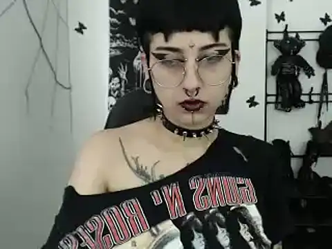 Snapshot of n0sferatus__ chatting on October 19, 2025, 1:12 pm n0sferatus   online show from October 19, 2025, 1:12 pm