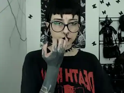 Snapshot of n0sferatus__ chatting on October 28, 2025, 3:54 am n0sferatus   online show from October 28, 2025, 3:54 am