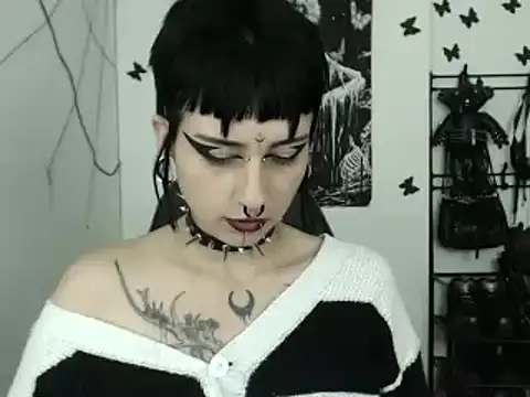 Snapshot of n0sferatus__ chatting on October 29, 2025, 3:53 am n0sferatus   online show from October 29, 2025, 3:53 am