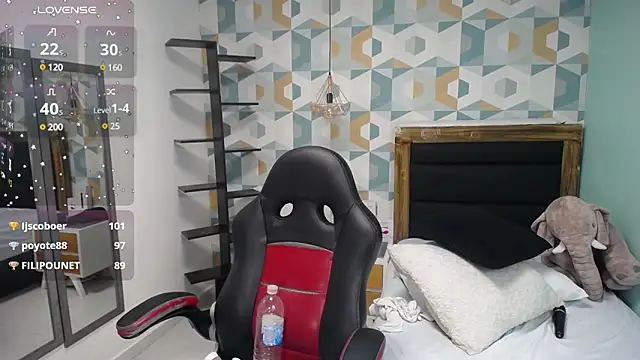 CATIAJONES online show from February 5, 2025, 12:42 am