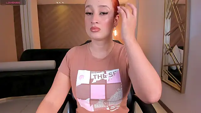 RosalineFiore online show from January 10, 2025, 11:54 am