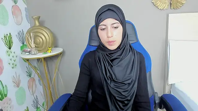 Snapshot of chaymae_nah_ chatting on December 20, 2024, 8:49 am chaymae nah online show from December 20, 2024, 8:49 am
