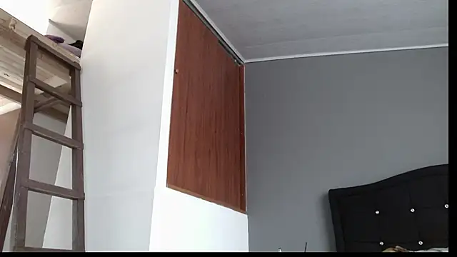 Snapshot of Emilia_1995 chatting on January 27, 2025, 8:07 pm Emilia 1995 online show from January 27, 2025, 8:07 pm