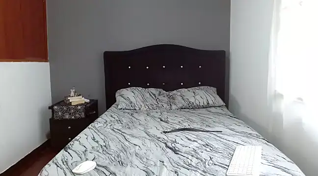 Snapshot of Emilia_1995 chatting on February 24, 2025, 12:37 pm Emilia 1995 online show from February 24, 2025, 12:37 pm