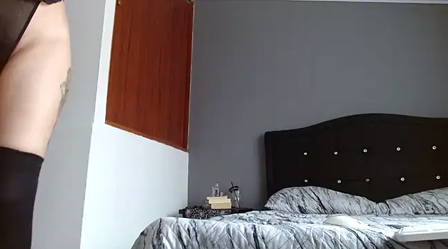 Snapshot of Emilia_1995 chatting on March 10, 2025, 7:07 pm Emilia 1995 online show from March 10, 2025, 7:07 pm