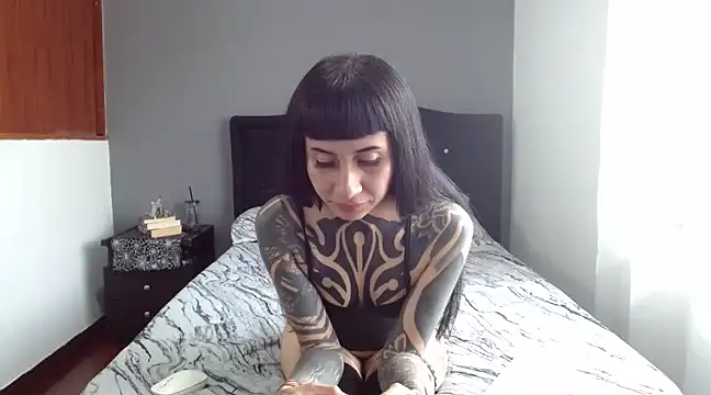 Snapshot of Emilia_1995 chatting on March 13, 2025, 7:50 pm Emilia 1995 online show from March 13, 2025, 7:50 pm