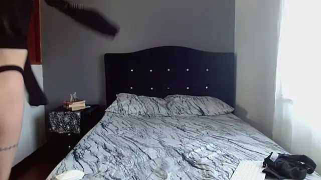 Snapshot of Emilia_1995 chatting on October 2, 2025, 12:34 pm Emilia 1995 online show from October 2, 2025, 12:34 pm