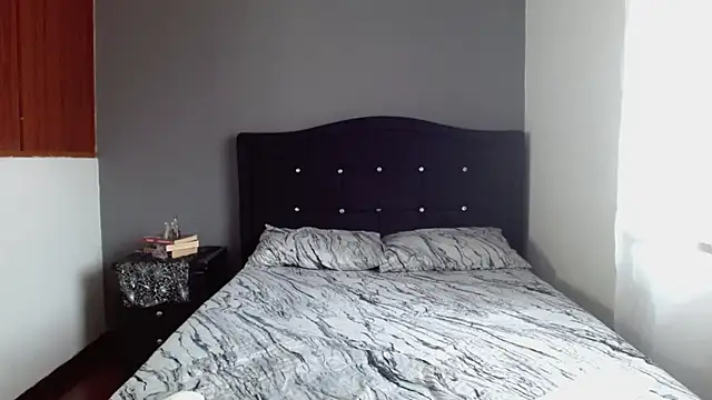 Snapshot of Emilia_1995 chatting on October 7, 2025, 6:38 pm Emilia 1995 online show from October 7, 2025, 6:38 pm