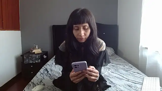 Snapshot of Emilia_1995 chatting on November 9, 2025, 3:32 pm Emilia 1995 online show from November 9, 2025, 3:32 pm