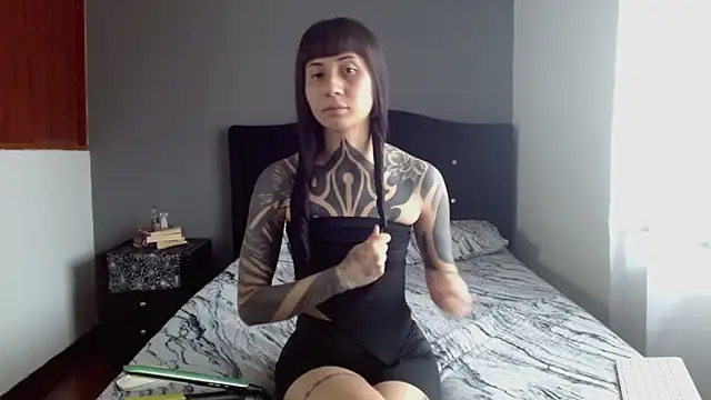 Snapshot of Emilia_1995 chatting on November 14, 2025, 3:11 pm Emilia 1995 online show from November 14, 2025, 3:11 pm