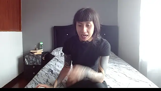 Snapshot of Emilia_1995 chatting on November 25, 2025, 3:12 pm Emilia 1995 online show from November 25, 2025, 3:12 pm