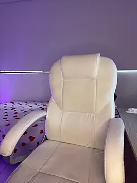 Snapshot of nyna_1 chatting on September 24, 2025, 10:35 pm nyna 1 online show from September 24, 2025, 10:35 pm