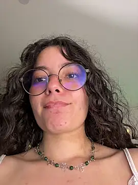 Snapshot of Antoniart_ chatting on December 4, 2025, 2:54 am Antoniart online show from December 4, 2025, 2:54 am