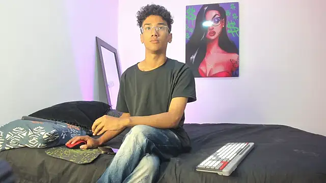 Snapshot of harrytwink18 chatting on March 3, 2025, 1:20 pm harrytwink18 online show from March 3, 2025, 1:20 pm