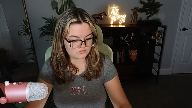 rodeobrii online show from October 15, 2025, 2:11 am