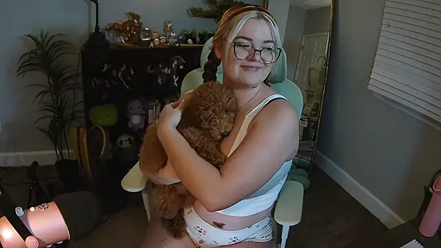 Snapshot of rodeobrii chatting on December 22, 2025, 3:03 am rodeobrii online show from December 22, 2025, 3:03 am