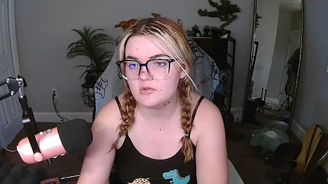 Snapshot of rodeobrii chatting on February 15, 2026, 3:47 am rodeobrii online show from February 15, 2026, 3:47 am