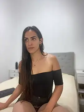 Snapshot of alessandra-a chatting on December 15, 2024, 8:36 pm alessandra-a online show from December 15, 2024, 8:36 pm