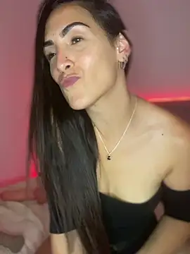 Snapshot of alessandra-a chatting on December 15, 2024, 11:42 pm alessandra-a online show from December 15, 2024, 11:42 pm