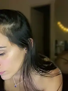 Snapshot of alessandra-a chatting on December 30, 2024, 6:20 am alessandra-a online show from December 30, 2024, 6:20 am