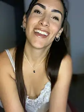 Snapshot of alessandra-a chatting on January 2, 2025, 2:33 am alessandra-a online show from January 2, 2025, 2:33 am