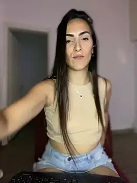 Snapshot of alessandra-a chatting on January 8, 2025, 10:27 pm alessandra-a online show from January 8, 2025, 10:27 pm