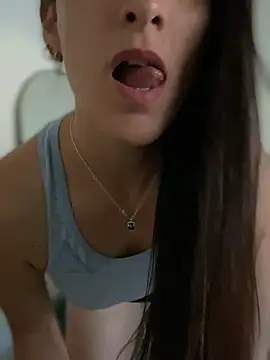 Snapshot of alessandra-a chatting on January 13, 2025, 9:20 pm alessandra-a online show from January 13, 2025, 9:20 pm